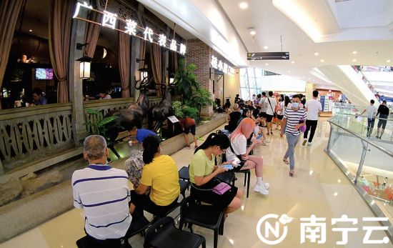南寧市餐飲行業百花齊放 餐飲企業年營收超500億元